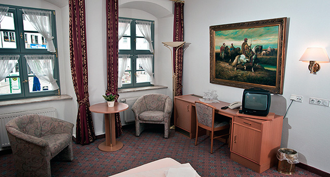 Unser Hotel mit seinen gemütlich eingerichteten Zimmern ist der ideale Ausgangspunkt für Ausflüge nach Dresden, Moritzburg oder in die Sächsische Schweiz.